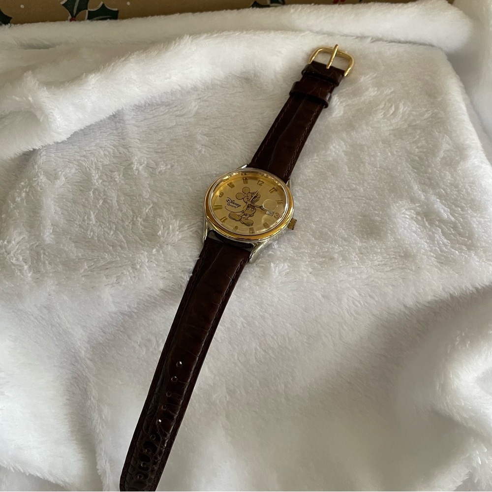 Disney Time Works Mickey Mouse Watch with date, embossed, genuine, leather band. - Picture 5 of 8